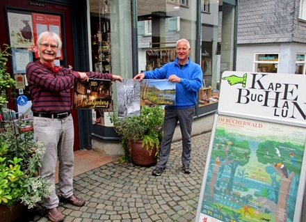 Uli Auffermann zu Besuch in der Buchhandlung Kape