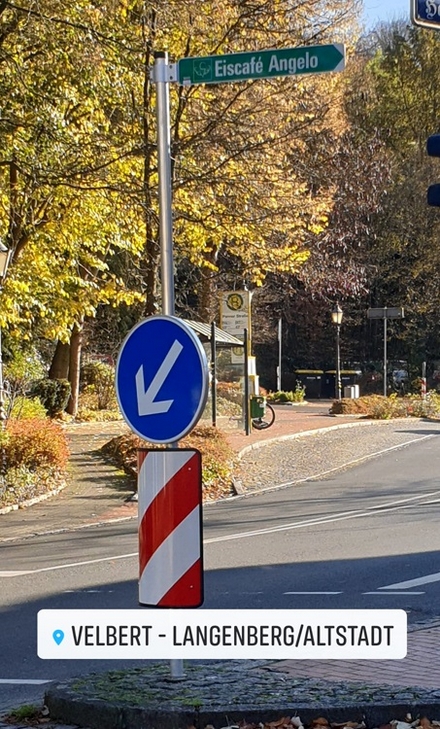 Wegweiser zum Eiscafé Angelo