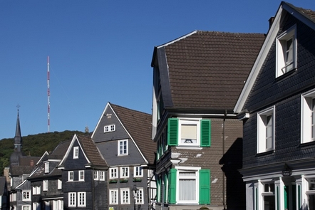 Weithin sichtbar: Der Sender Langenberg und der Bismarckturm auf dem Hordtberg